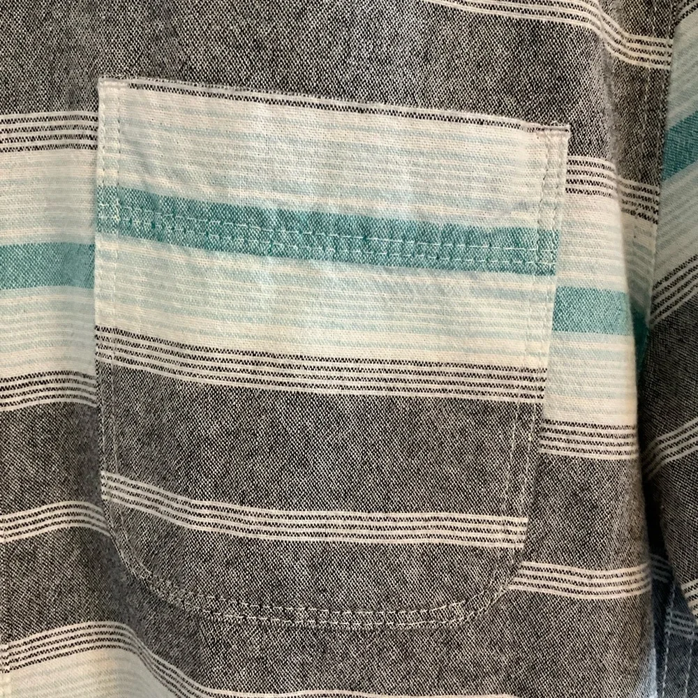 Volcom Boys L Gray and Aqua Striped Short Sleeve Button-Up Shirt
